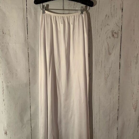 Vanity Fair 1/2 Slip Size Small 37” - Picture 1 of 4